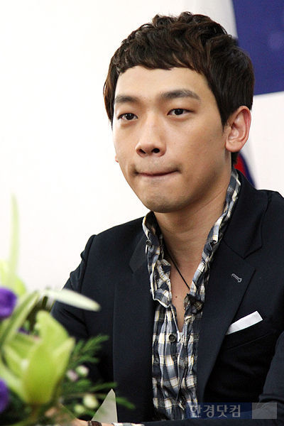 [05/04/2011] Rain Nombrado Embajador de Gangnam-gu en Seúl 1